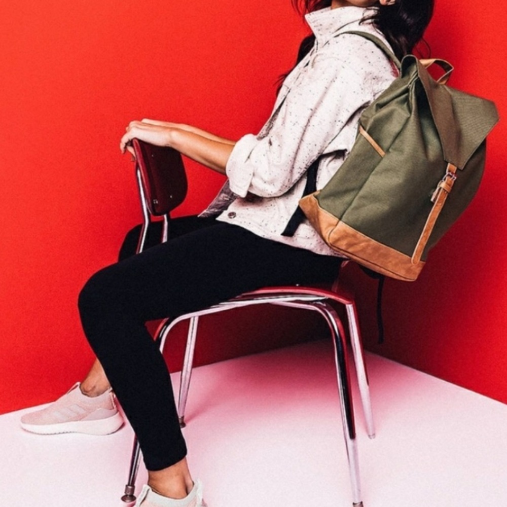 DSW BACKPACK ARMY GREEN